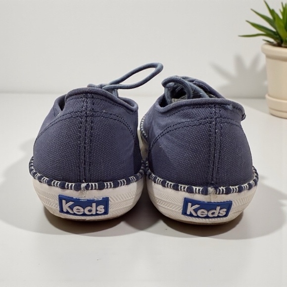 Keds Navy Canvas Champion Wave Shoes with White Accents SZ 7.5 - Picture 2 of 9